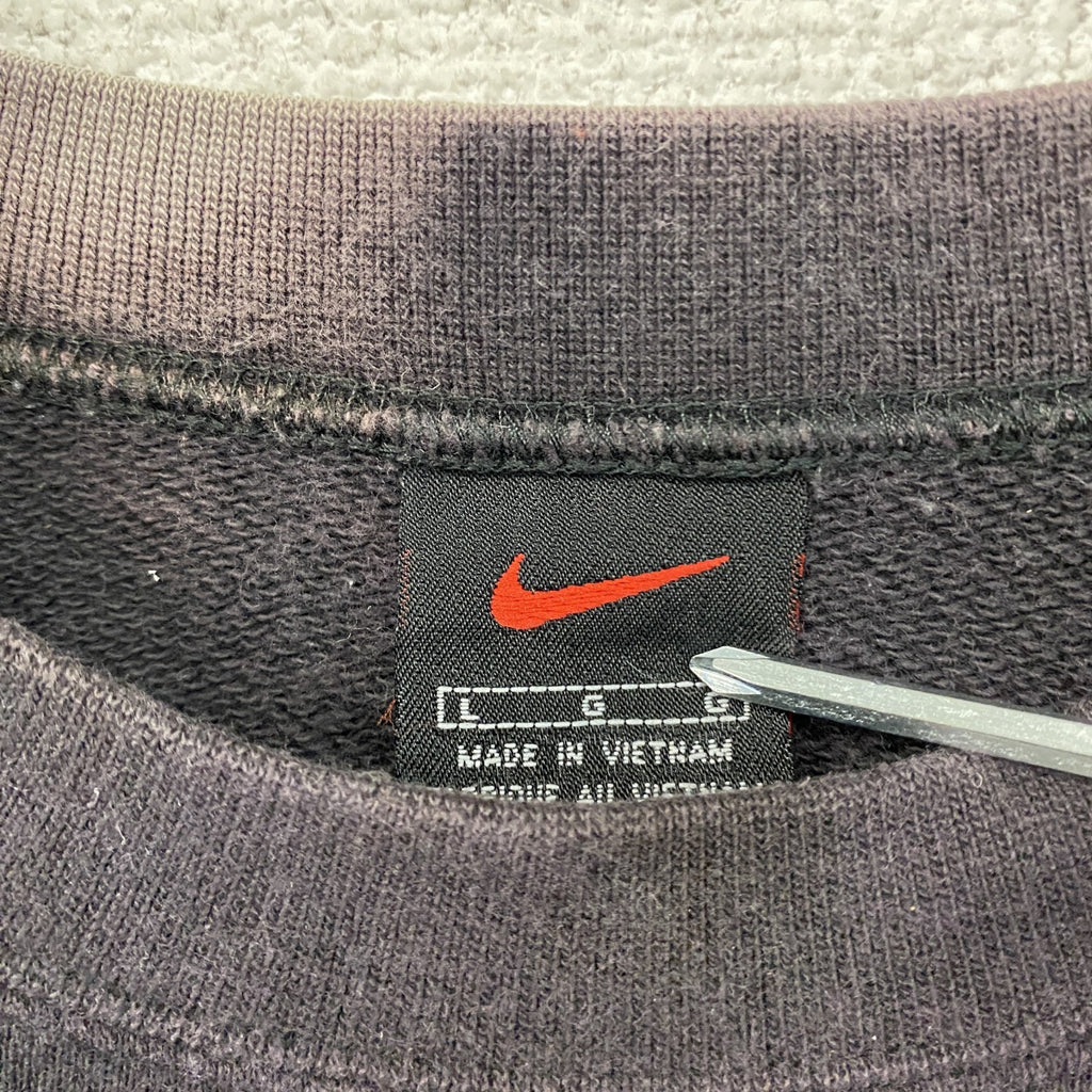 NIKE　ナイキ　スウェット/トレーナー　スウッシュ　黒　ブラック　Lサイズ