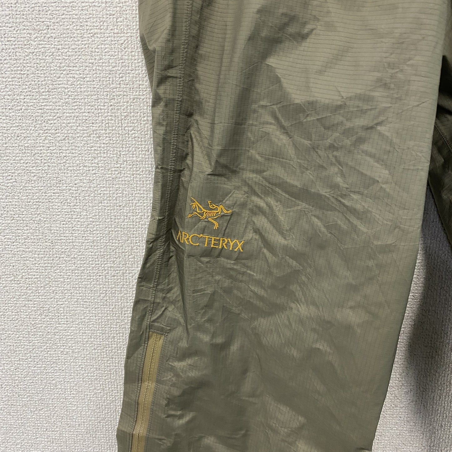 ARC’TERYX　アークテリクス　GORE-TEX　THETA LT　ナイロンパンツ　カーキ　Mサイズ