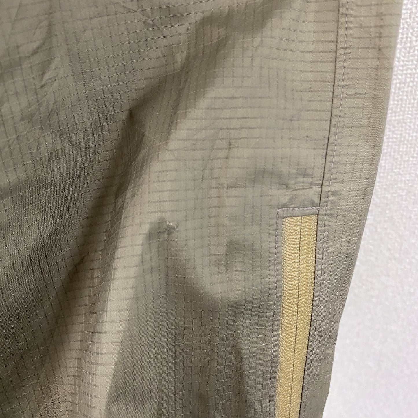 ARC’TERYX　アークテリクス　GORE-TEX　THETA LT　ナイロンパンツ　カーキ　Mサイズ