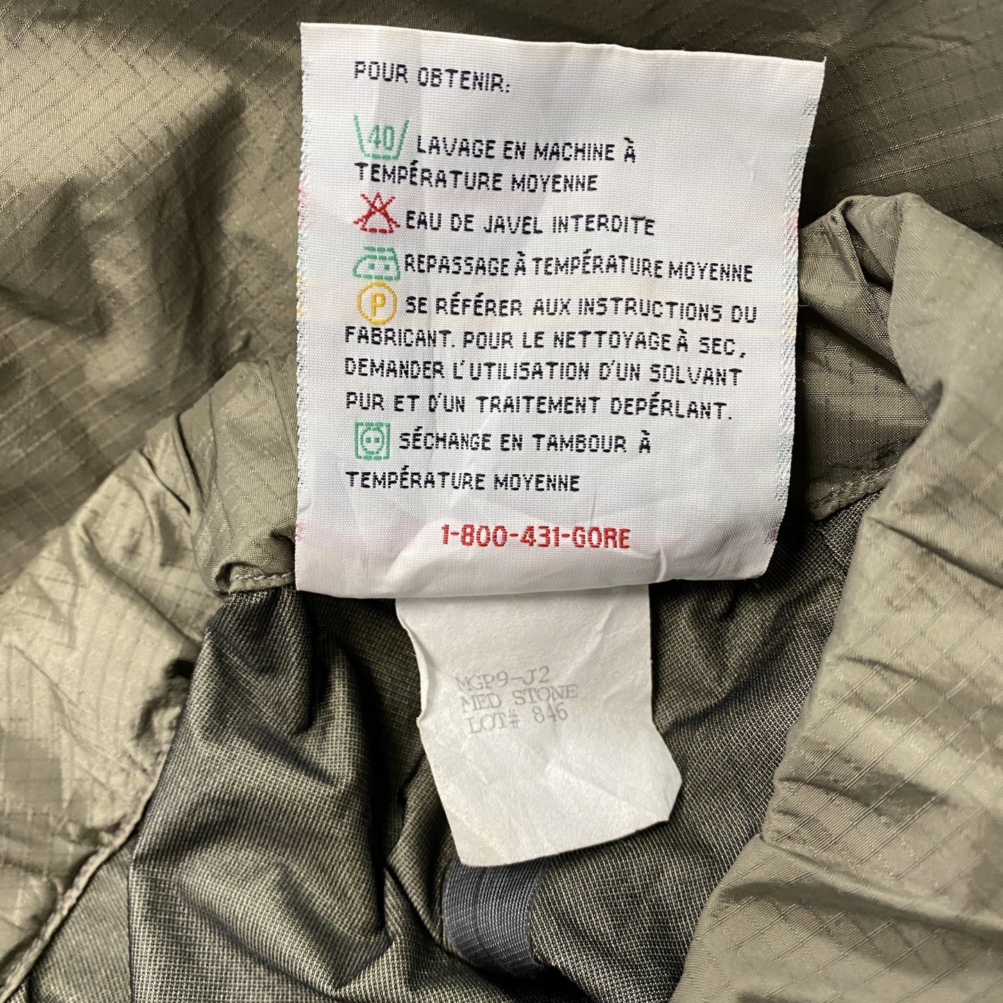 ARC’TERYX　アークテリクス　GORE-TEX　THETA LT　ナイロンパンツ　カーキ　Mサイズ