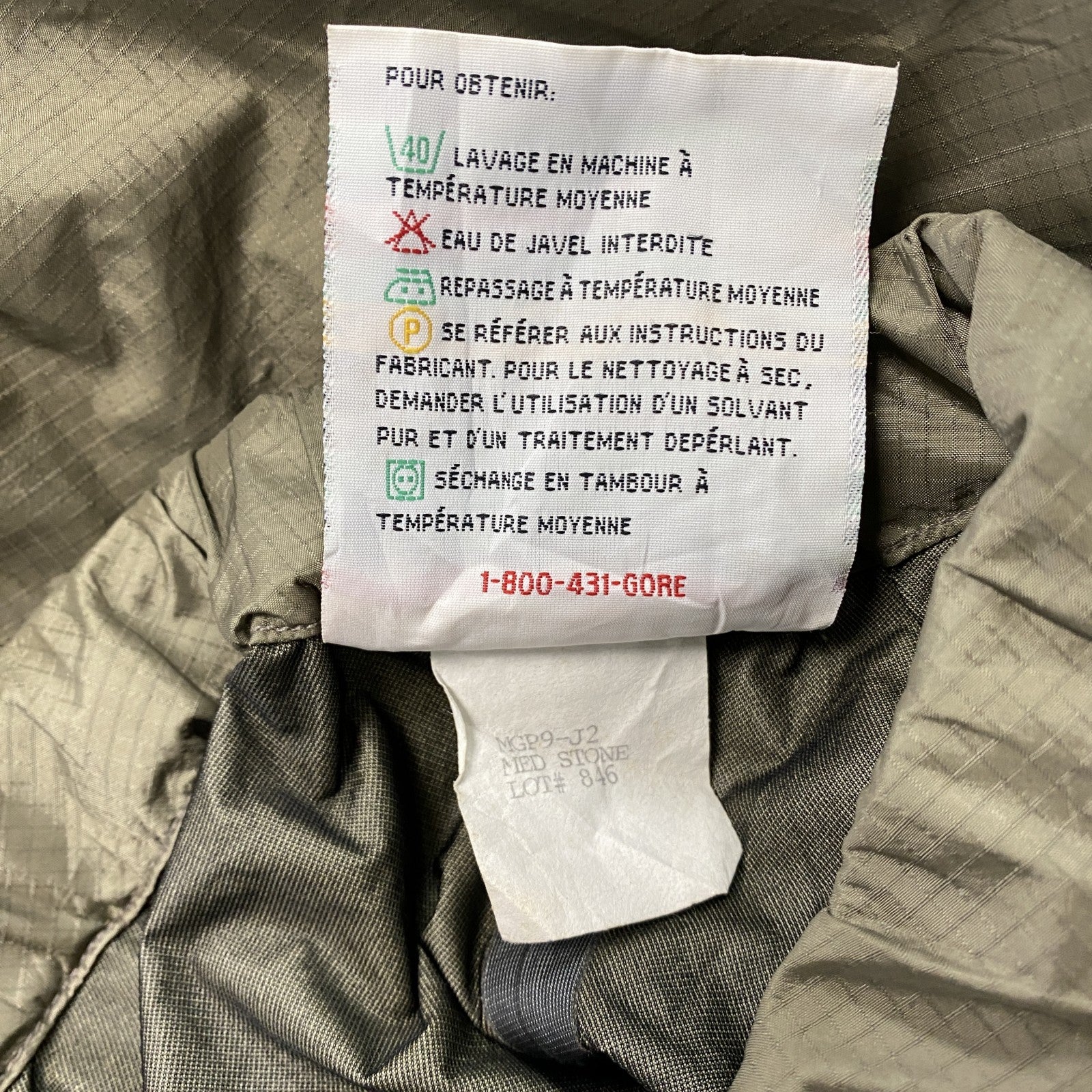 ARC’TERYX　アークテリクス　GORE-TEX　THETA LT　ナイロンパンツ　カーキ　Mサイズ