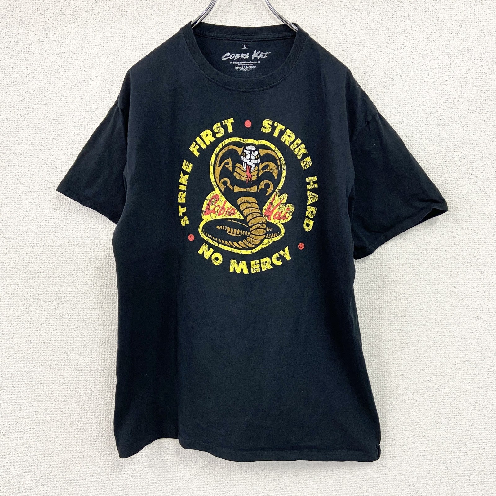 COBRA KAI　コブラ会　半袖プリントムービーTシャツ　英字プリント　黒　ブラック　Lサイズ