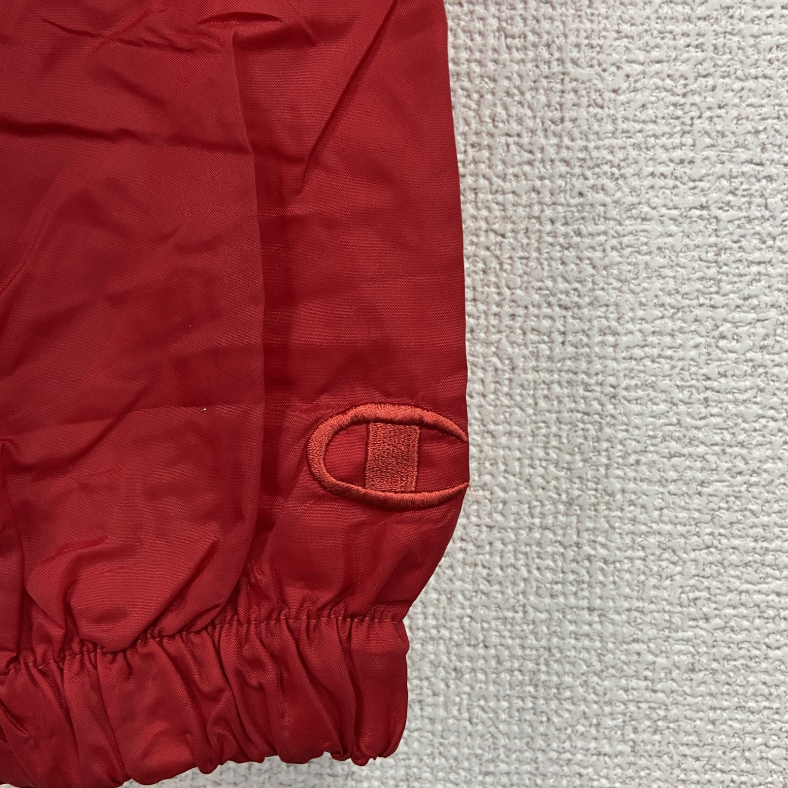 古着 used　Champion　チャンピオン　ナイロンジャケットプルオーバー　赤　レッド　XLサイズ