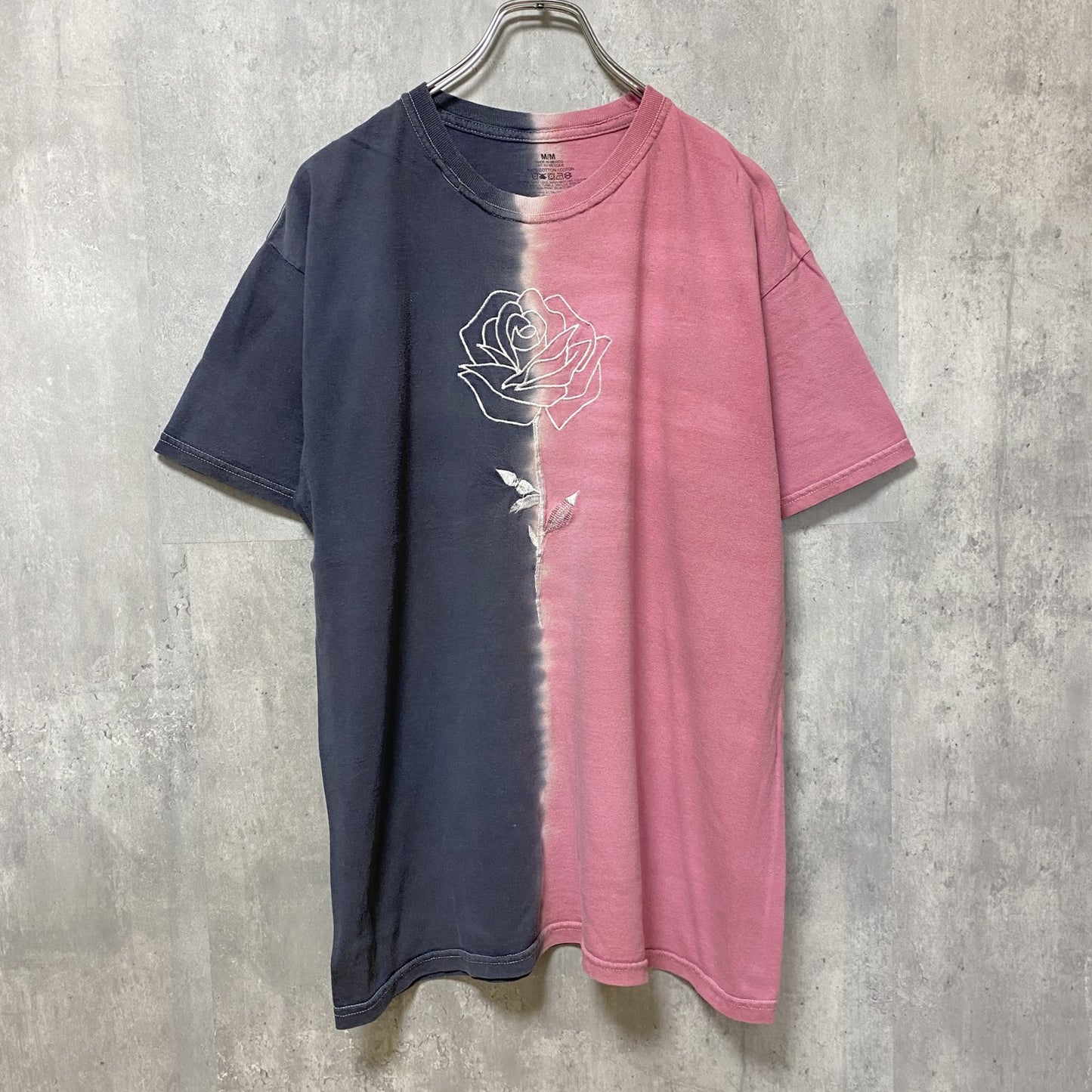 古着 used　半袖刺繍Tシャツ　薔薇　レトロ　デザイン　個性的　クルーネック　ピンク　ダークグレー　春夏服　Mサイズ