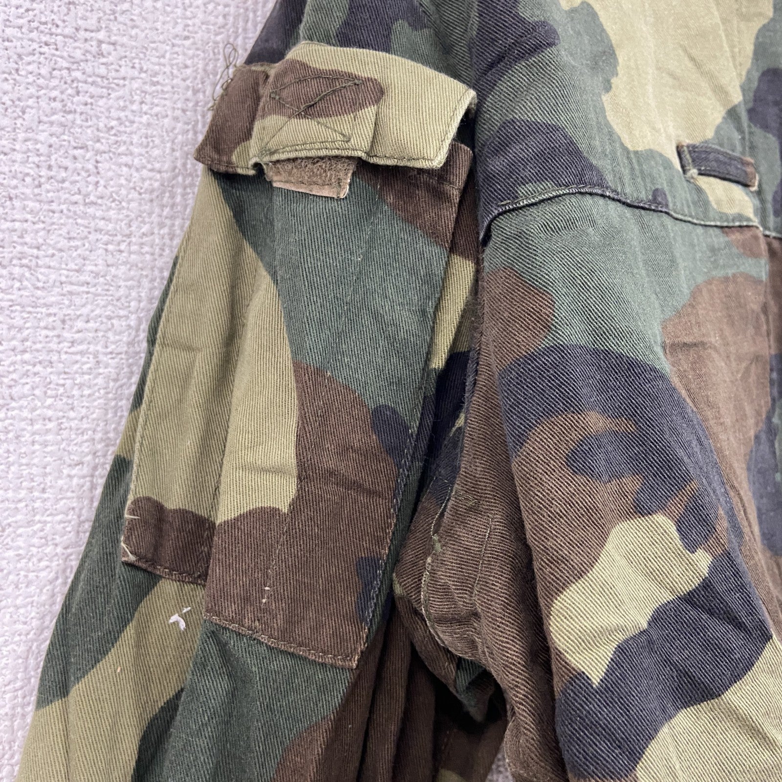 イタリア軍　ミリタリージャケット　カモフラ　迷彩　カーキ