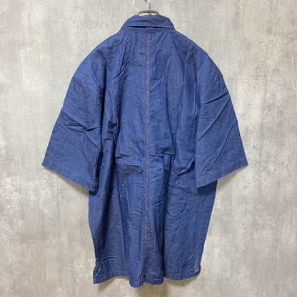 古着 used　半袖刺繍デザインシャツ　デニム風　ネイビー　レトロ　シンプルデザイン　ノームコア　オーバーサイズ　ビックシルエット