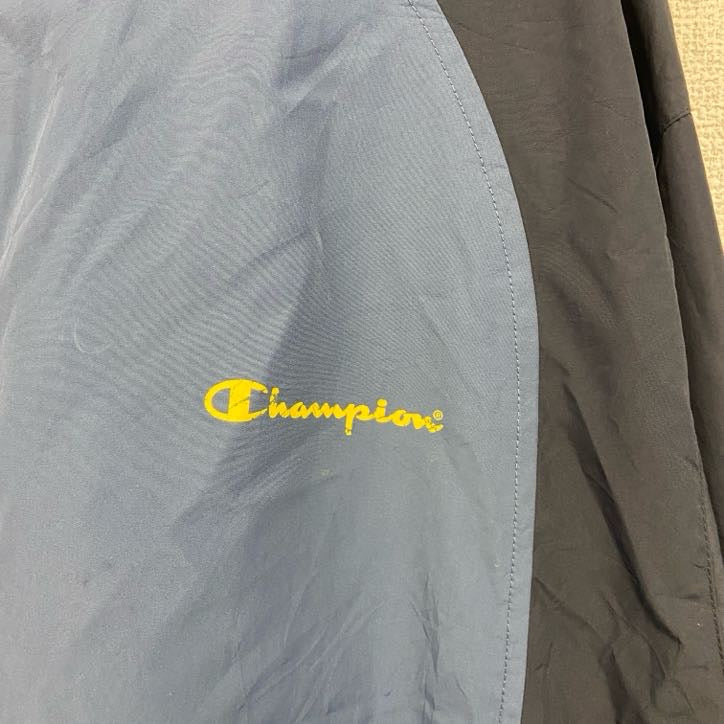 古着 used　Champion　チャンピオン　フルジップナイロンジャケット　紺　ネイビー　2XLサイズ