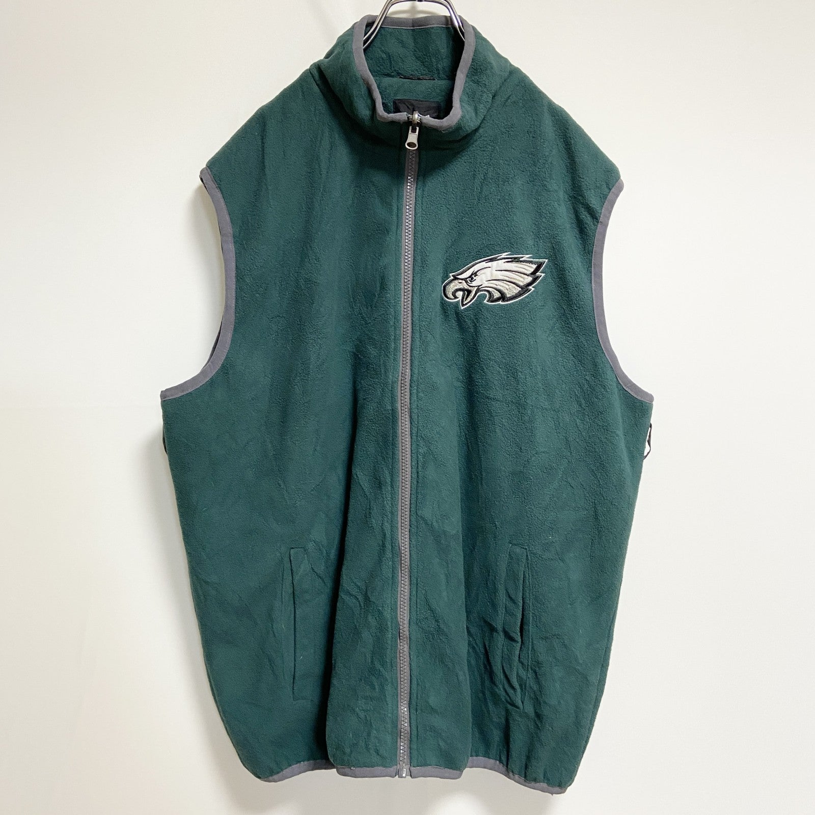 古着 used　NFL　フィラデルフィアイーグルス　ジップアップハイネックベスト　フリース生地　ワンポイント刺繍　緑　Lサイズ