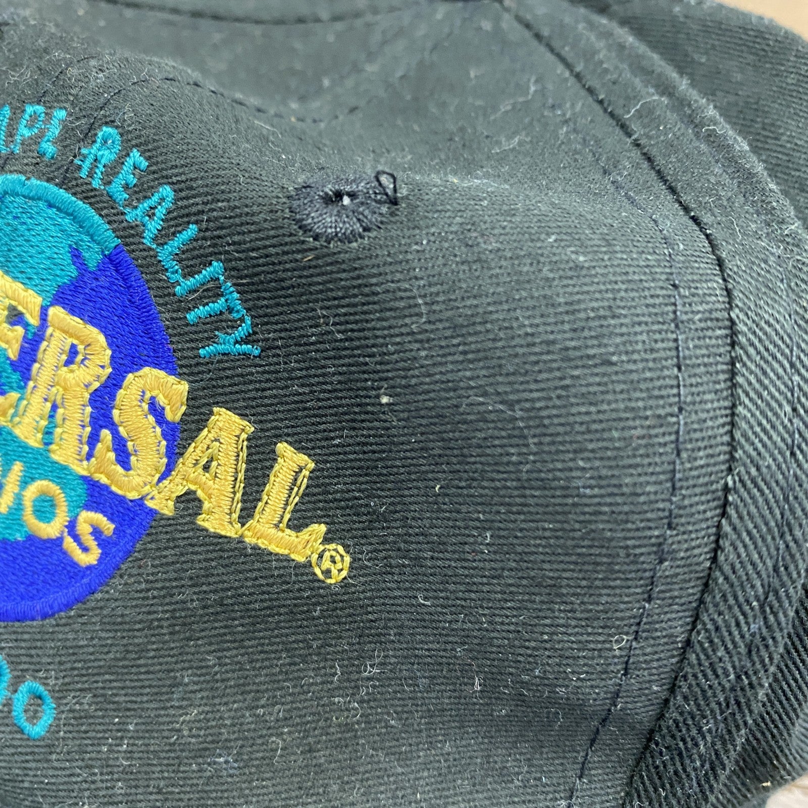UNIVERSAL　ユニバーサル　ベースボールキャップ　黒　ブラック