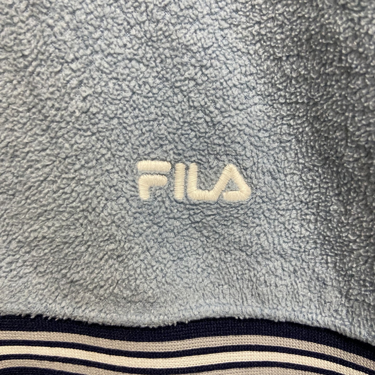 古着 used　FILA　フィラ　長袖ハーフジップフリースジャケット　ワンポイント刺繍　ハイネック　水色　ネイビー　Mサイズ