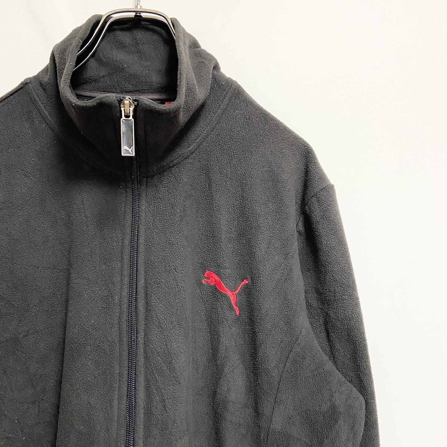 古着 used　PUMA　プーマ　長袖ハイネックフリースジャケット　ジップアップアウター　ワンポイント刺繍　黒　ブラック　秋冬服
