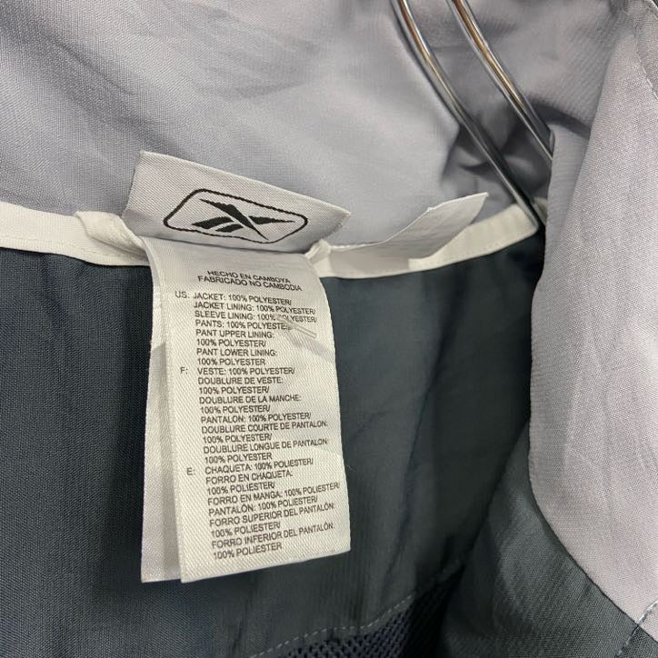 古着 used　Reebok　リーボック　フルジップナイロンジャケット　紺　ネイビー　XLサイズ