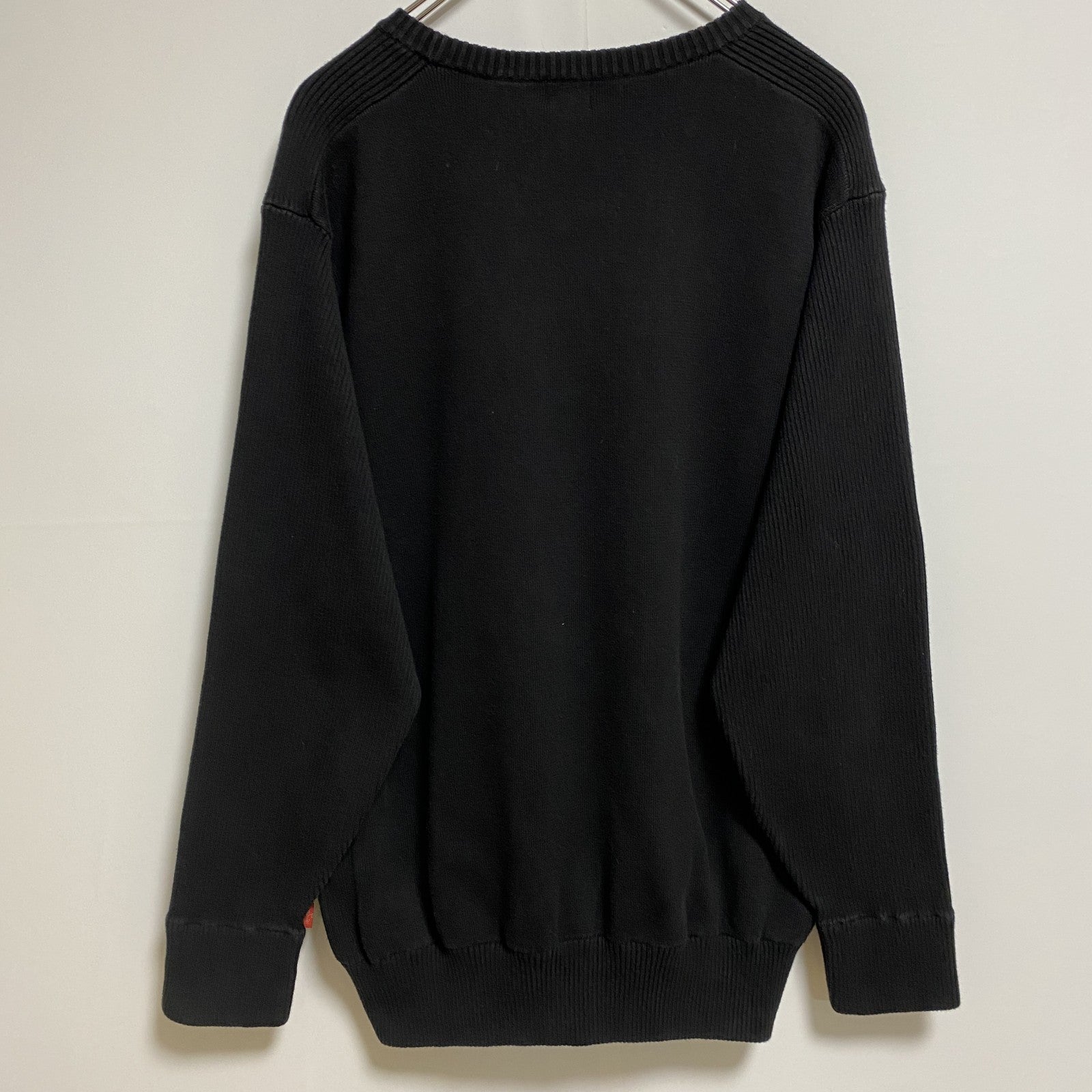 古着 used　LEVI’S　リーバイス　長袖クルーネック無地ニット　セーター　ノームコア　黒　ブラック　秋冬服　Lサイズ