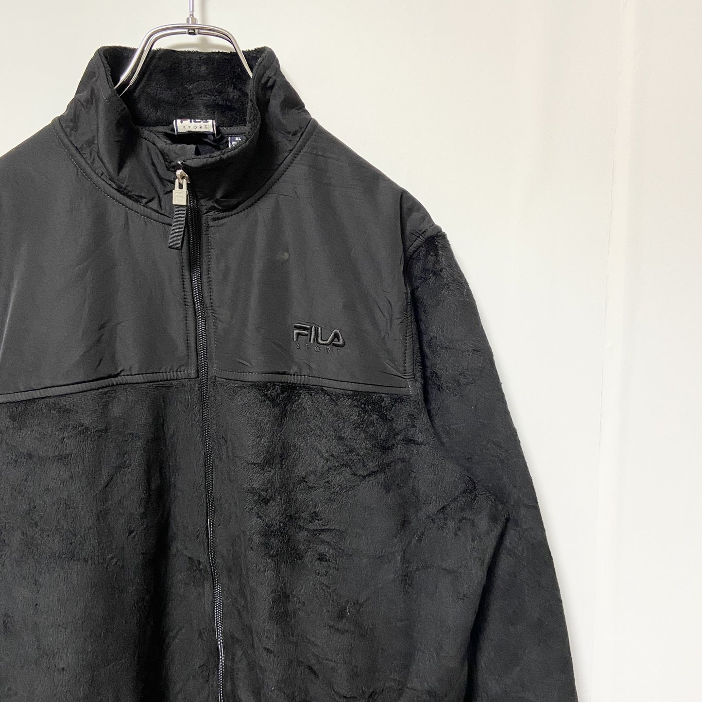 古着 used　FILA フィラ　長袖フルジップフリースジャケット　ワンポイントロゴ刺繡　ジップアップ　黒　ブラック　XLサイズ