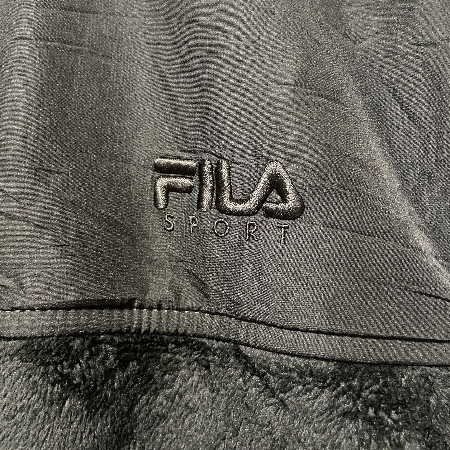 古着 used　FILA フィラ　長袖フルジップフリースジャケット　ワンポイントロゴ刺繡　ジップアップ　黒　ブラック　XLサイズ