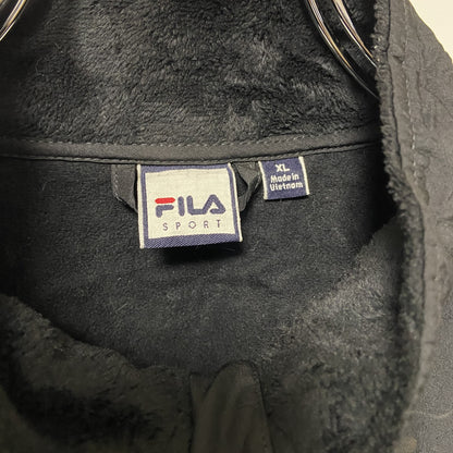 古着 used　FILA フィラ　長袖フルジップフリースジャケット　ワンポイントロゴ刺繡　ジップアップ　黒　ブラック　XLサイズ