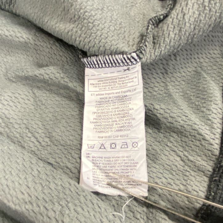 古着 used　adidas　アディダス　プリントフーディ/スウェットパーカー　灰色　ダークグレー　XLサイズ