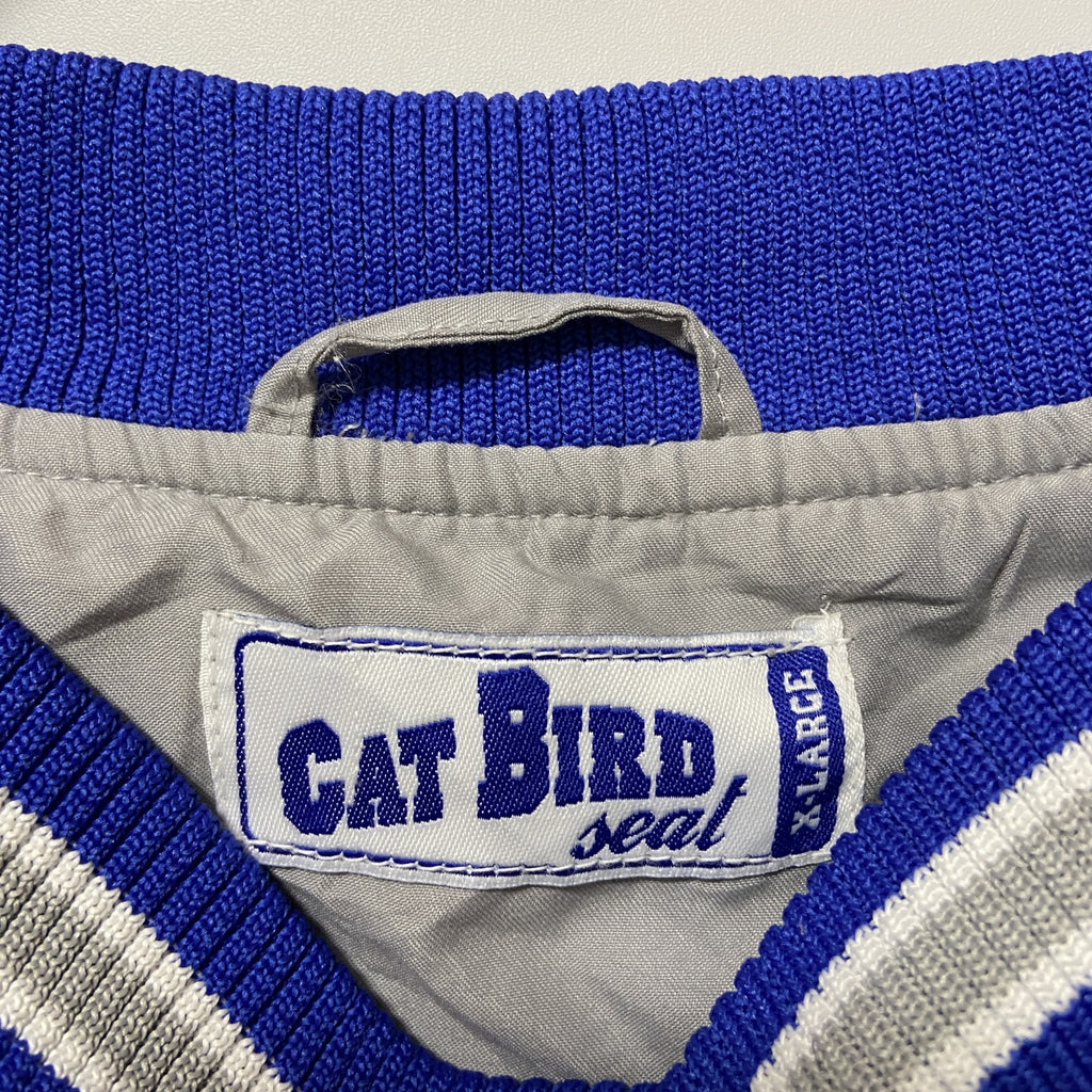 古着 used　ケンタッキー大学　長袖カレッジ刺繍ナイロンプルオーバー　ウインドブレーカー　グレー　青　レトロデザイン　XLサイズ