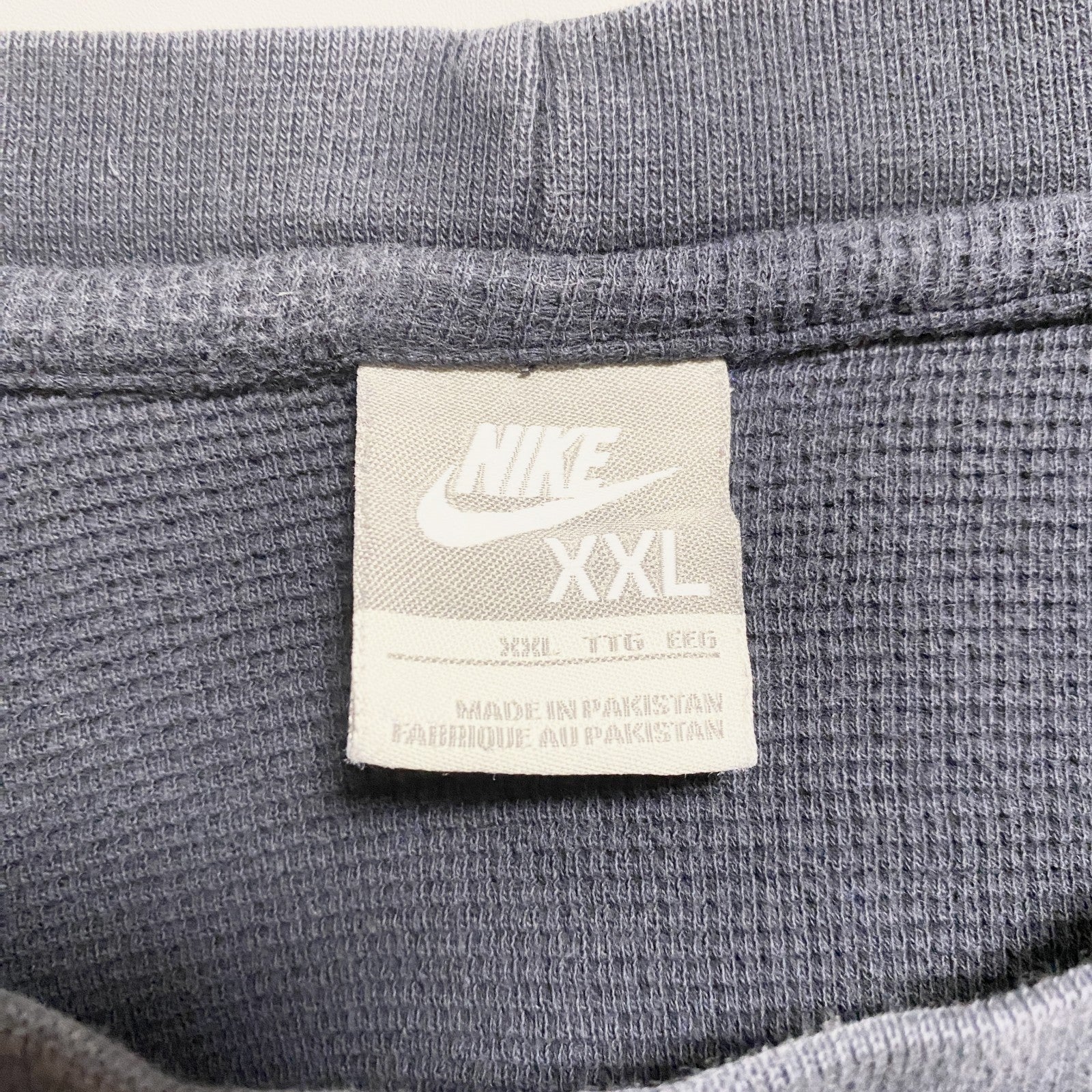 NIKE　ナイキ　長袖ワンポイント刺繍スウェット　トレーナー　グレー　秋冬服　2XLサイズ