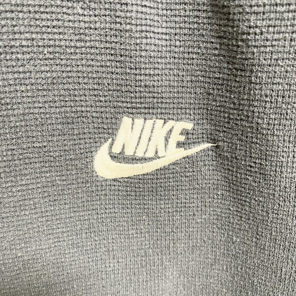 NIKE　ナイキ　長袖ワンポイント刺繍スウェット　トレーナー　グレー　秋冬服　2XLサイズ