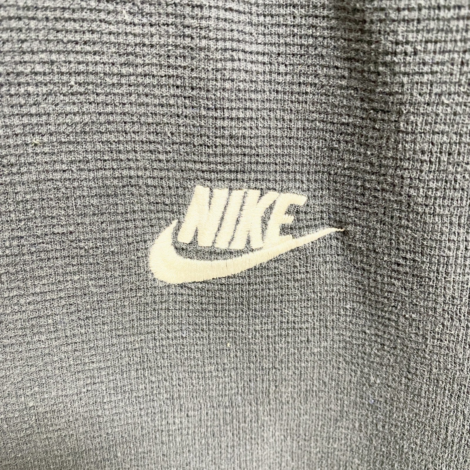 NIKE　ナイキ　長袖ワンポイント刺繍スウェット　トレーナー　グレー　秋冬服　2XLサイズ