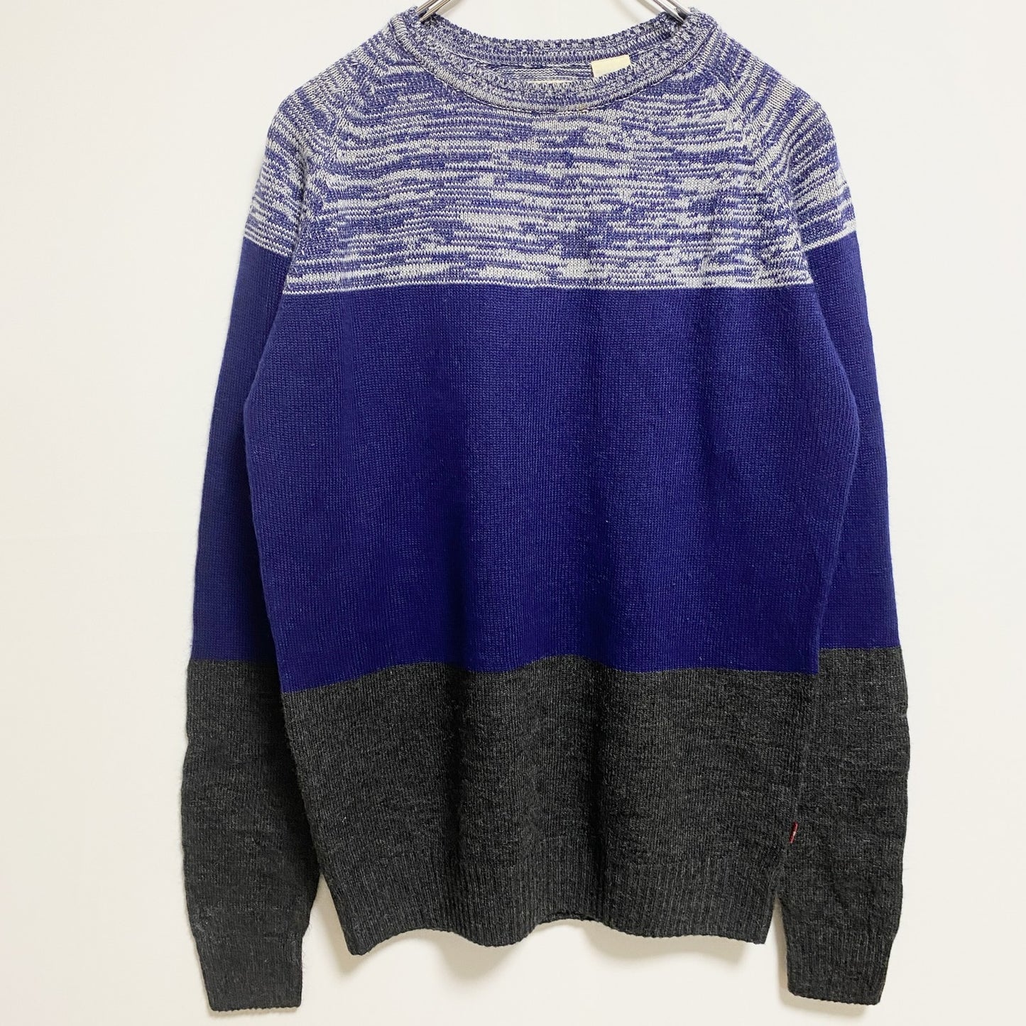 LEVI’S　リーバイス　薄手ニットセーター　三段配色　無地　紺　ネイビー　灰色　グレー　Mサイズ