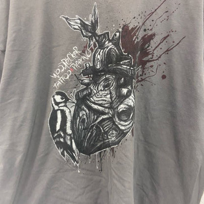 GILDAN　半袖プリントTシャツ　心臓　キツツキ　灰色　ダークグレー　XLサイズ　　