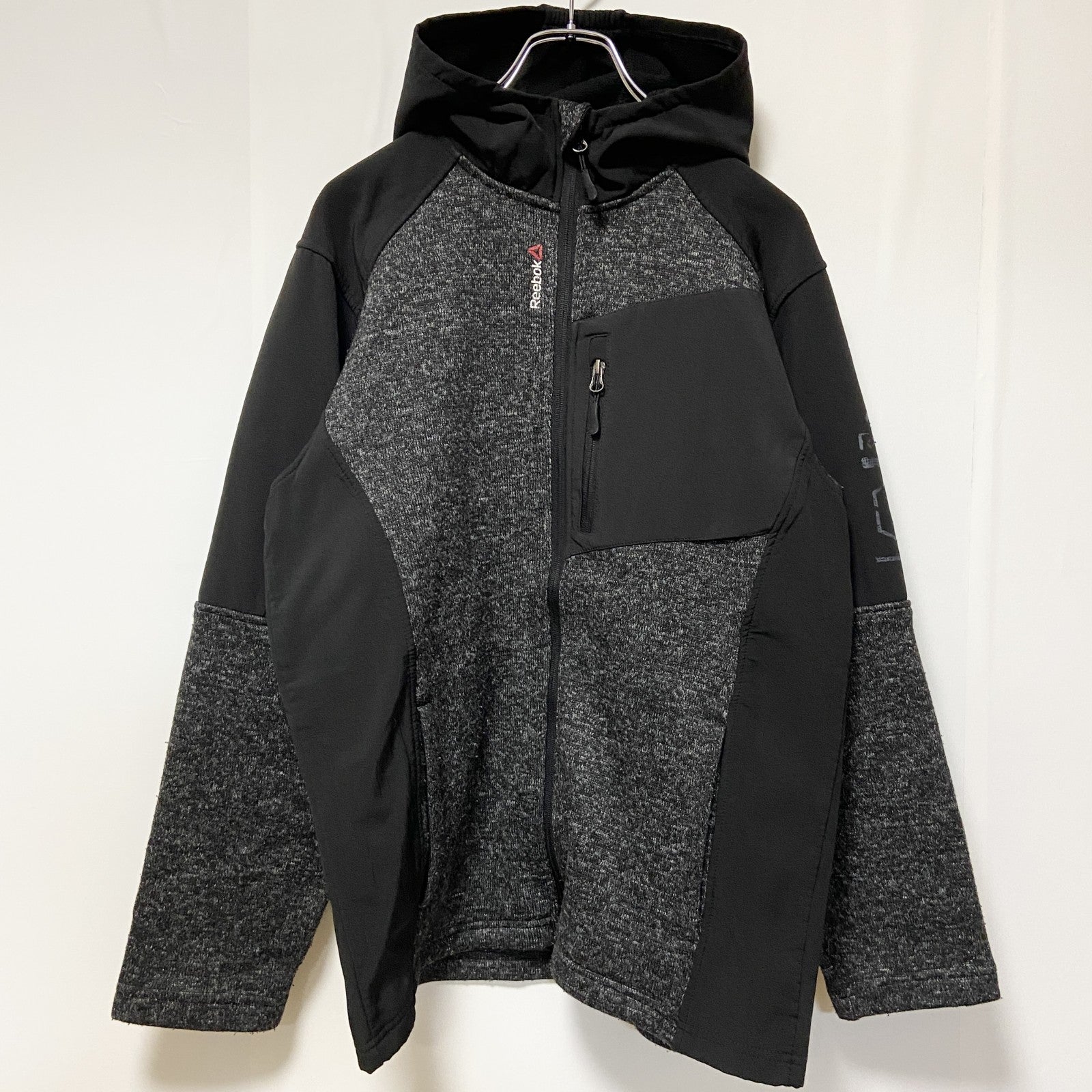 古着 used　Reebok リーボック　長袖ジップパーカー　アウター　ブラック　グレー　ビックシルエット　XLサイズ