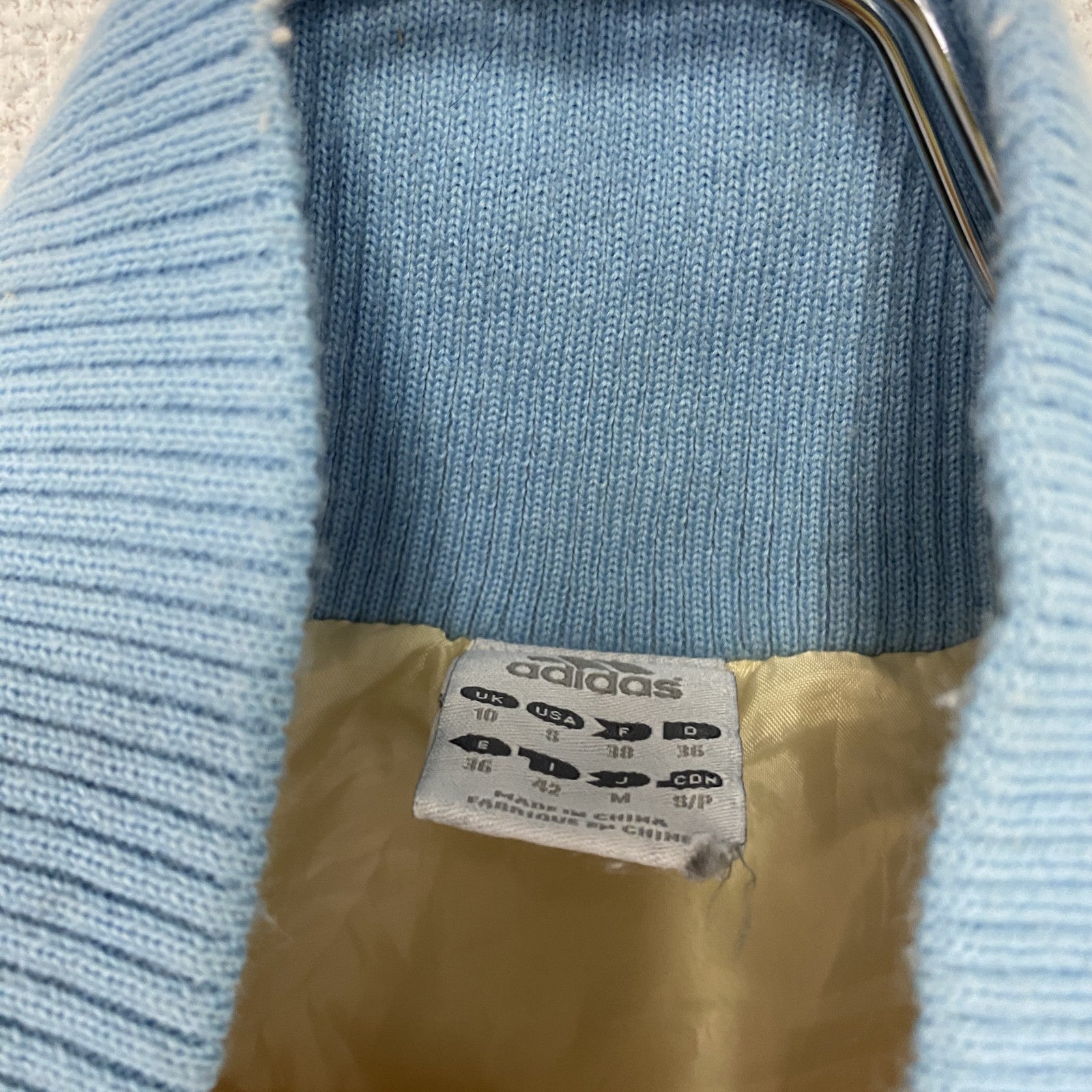 adidas　アディダス　フルジップ中綿ジャケット　ベージュ　水色　ライトブルー　Mサイズ