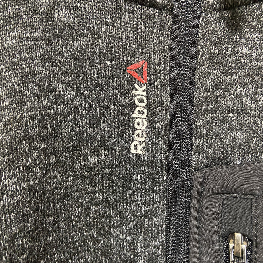 古着 used　Reebok リーボック　長袖ジップパーカー　アウター　ブラック　グレー　ビックシルエット　XLサイズ