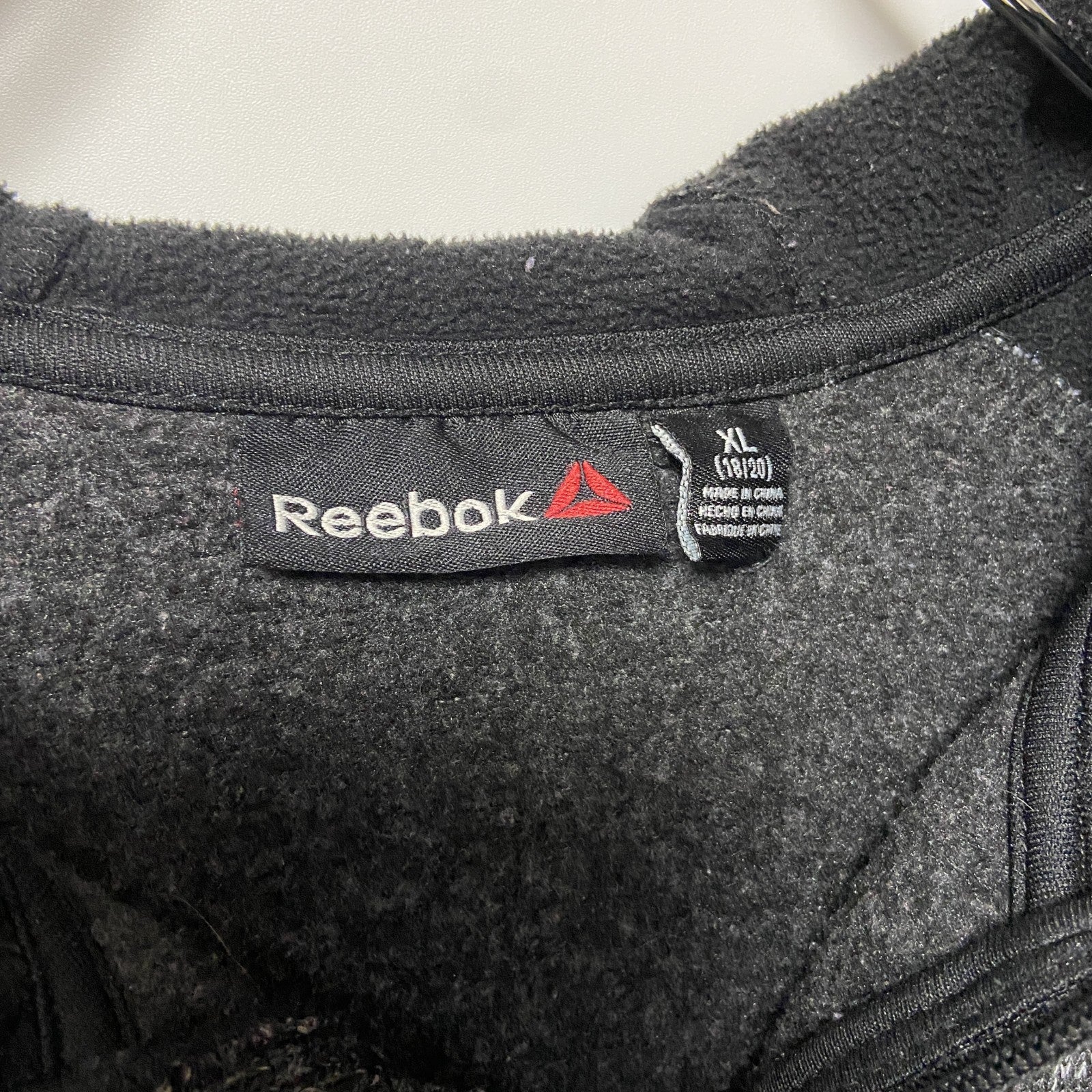 古着 used　Reebok リーボック　長袖ジップパーカー　アウター　ブラック　グレー　ビックシルエット　XLサイズ