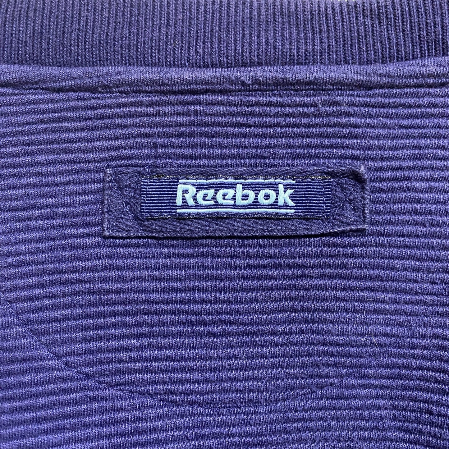 古着 used　Reebok　リーボック　長袖Vネックスウェット　トレーナー　ロゴ刺繍　ネイビー　ビッグシルエット　XLサイズ