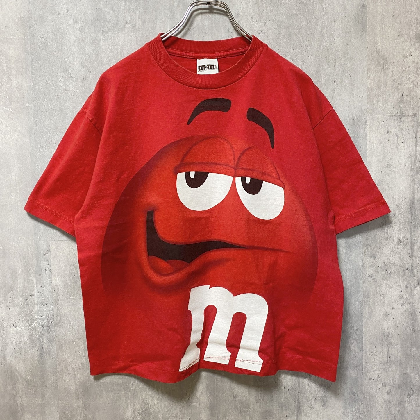 古着 used　M＆M’s　半袖オフィシャルプリントTシャツ　ショート丈　赤　レッド　レトロ　お菓子　チョコレート　Lサイズ