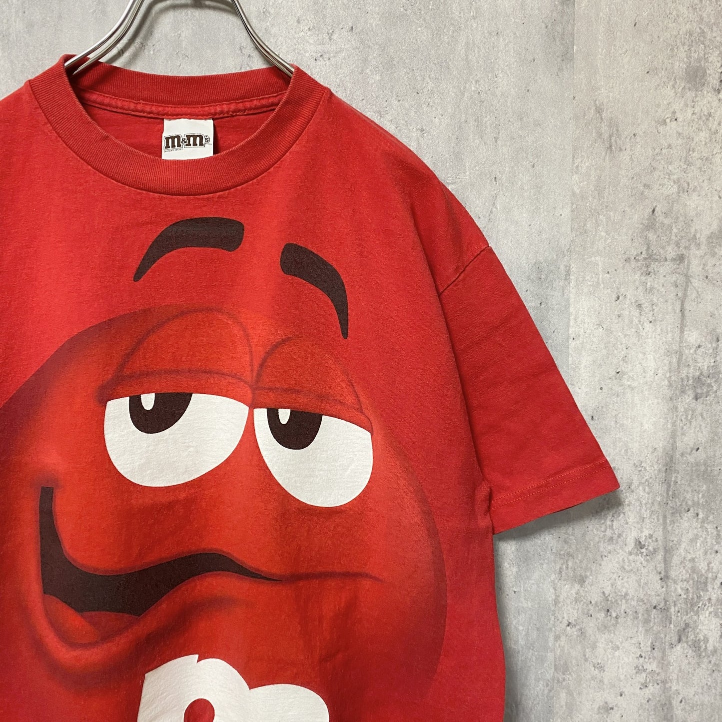古着 used　M＆M’s　半袖オフィシャルプリントTシャツ　ショート丈　赤　レッド　レトロ　お菓子　チョコレート　Lサイズ