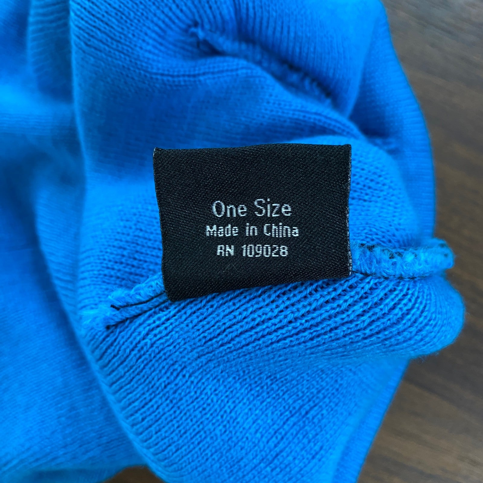 Zoo York　ズーヨーク　ビーニー/ニットキャップ　ニット帽　ボンボン付　黒　ブラック　青　ブルー　ワンサイズ