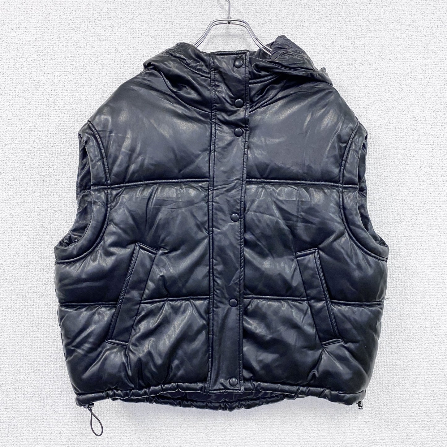 ZARA　ザラ　フェイクレザーベスト　中綿入り　黒　ブラック　XSサイズ