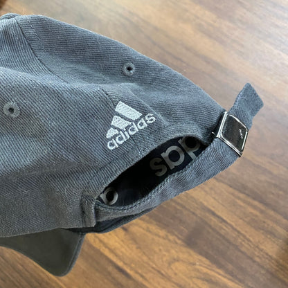 adidas　アディダス　6パネルキャップ　ベースボールキャップ　ダークグレー　