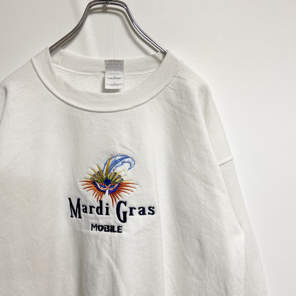 古着 used　00s　GILDAN　長袖刺繍デザインスウェット　トレーナー　Mardi Gras　白　ヴィンテージ　Lサイズ