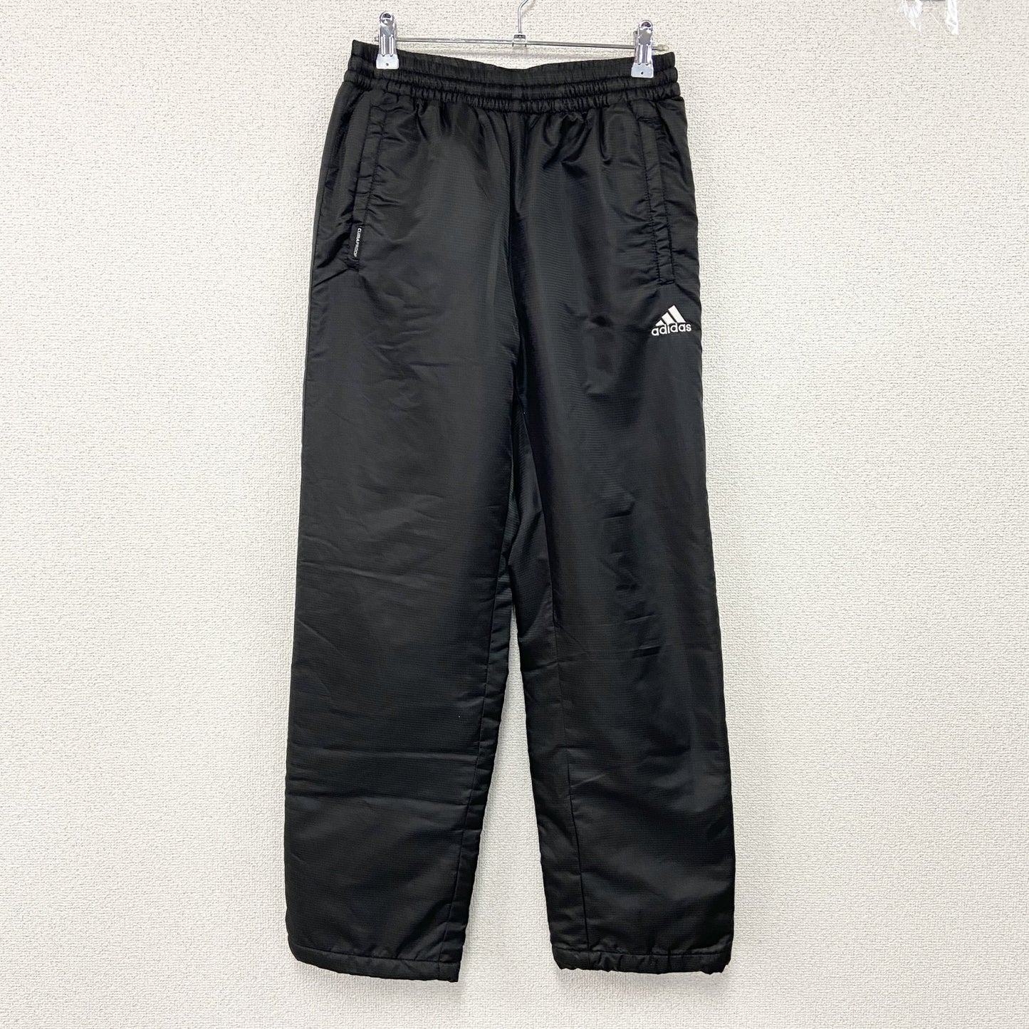 adidas　アディダス　CLIMAPROOF　クライマプルーフ　トラックパンツ　中綿入り　刺繡ロゴ　黒　ブラック　Sサイズ
