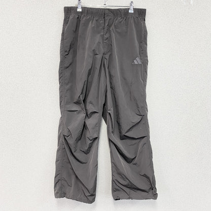 adidas　アディダス　ナイロンパンツ　グレー　XLサイズ