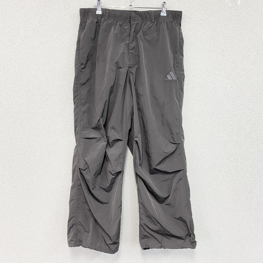 adidas　アディダス　ナイロンパンツ　グレー　XLサイズ
