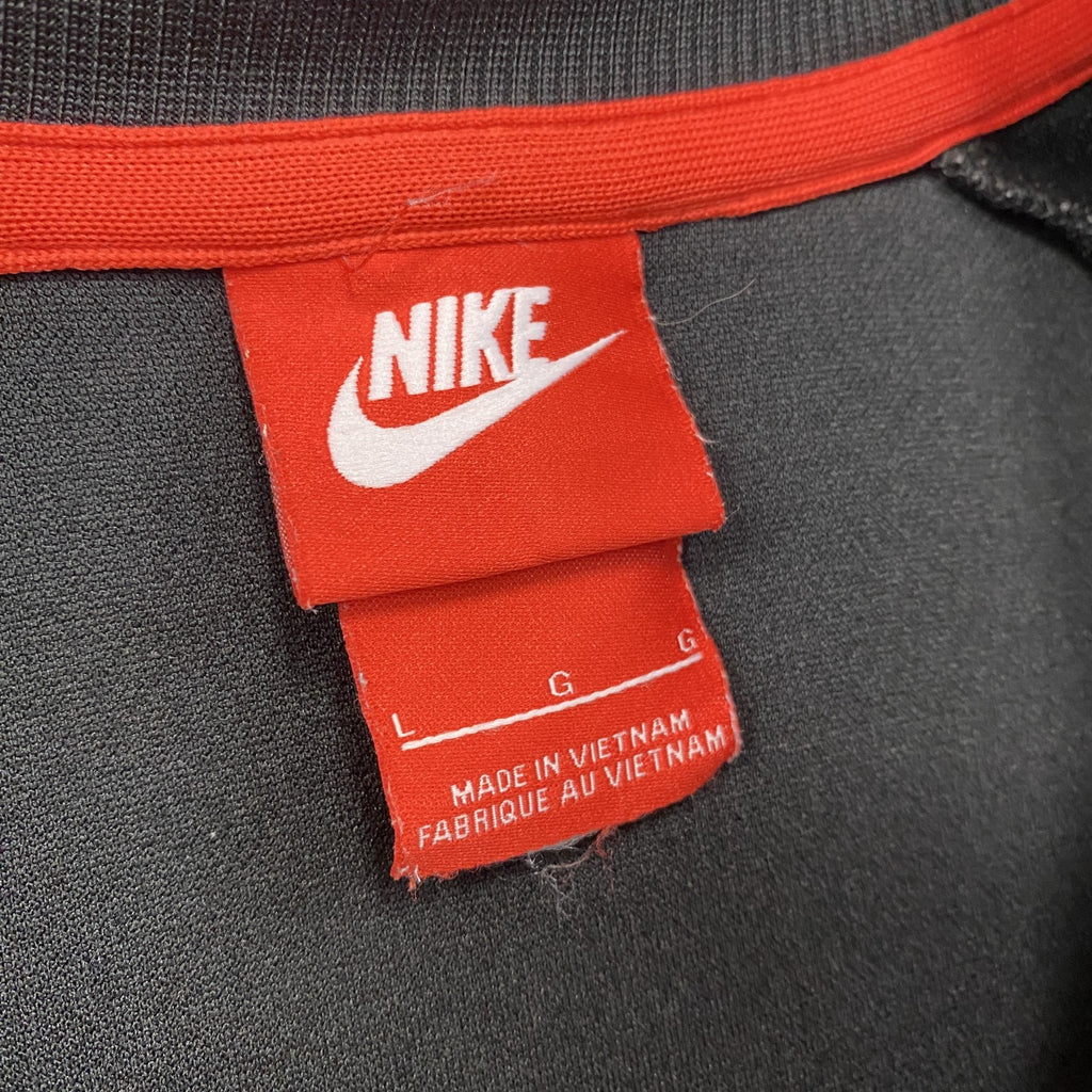 NIKE　ナイキ　トラックジャケット/ジャージ　黒　ブラック　Lサイズ