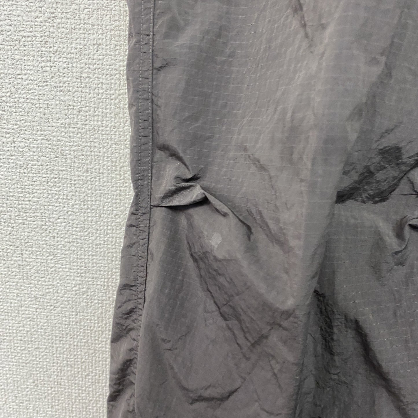 adidas　アディダス　ナイロンパンツ　グレー　XLサイズ