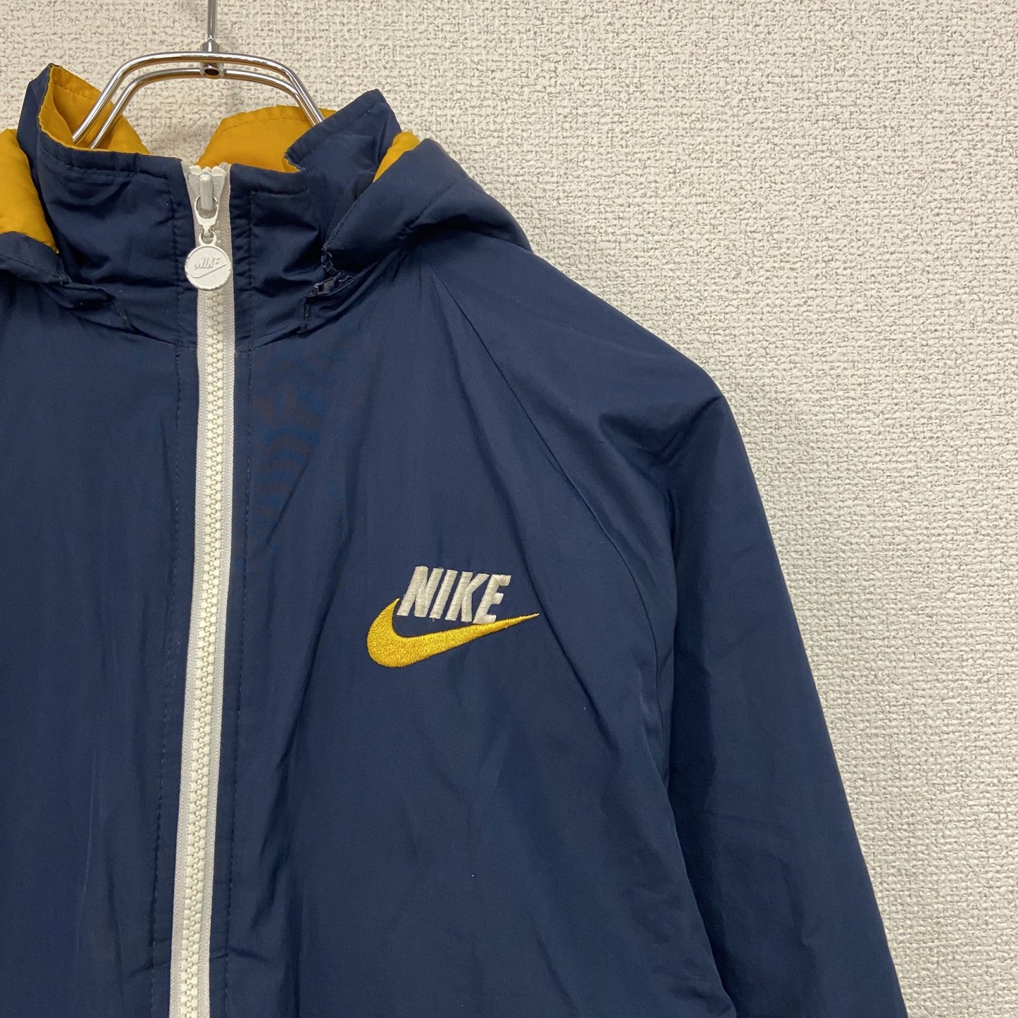 NIKE　ナイキ　フルジップパーカー　ウィンドブレーカー　中綿入り　紺　ネイビー　Lサイズ
