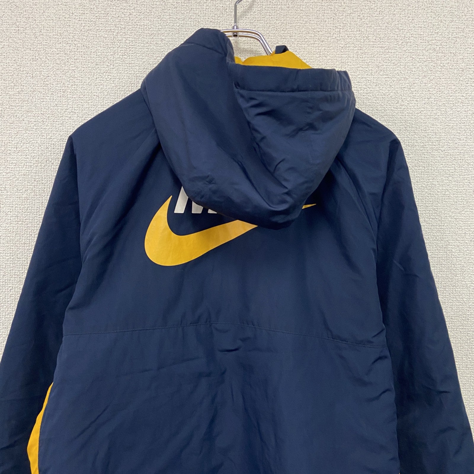 NIKE　ナイキ　フルジップパーカー　ウィンドブレーカー　中綿入り　紺　ネイビー　Lサイズ