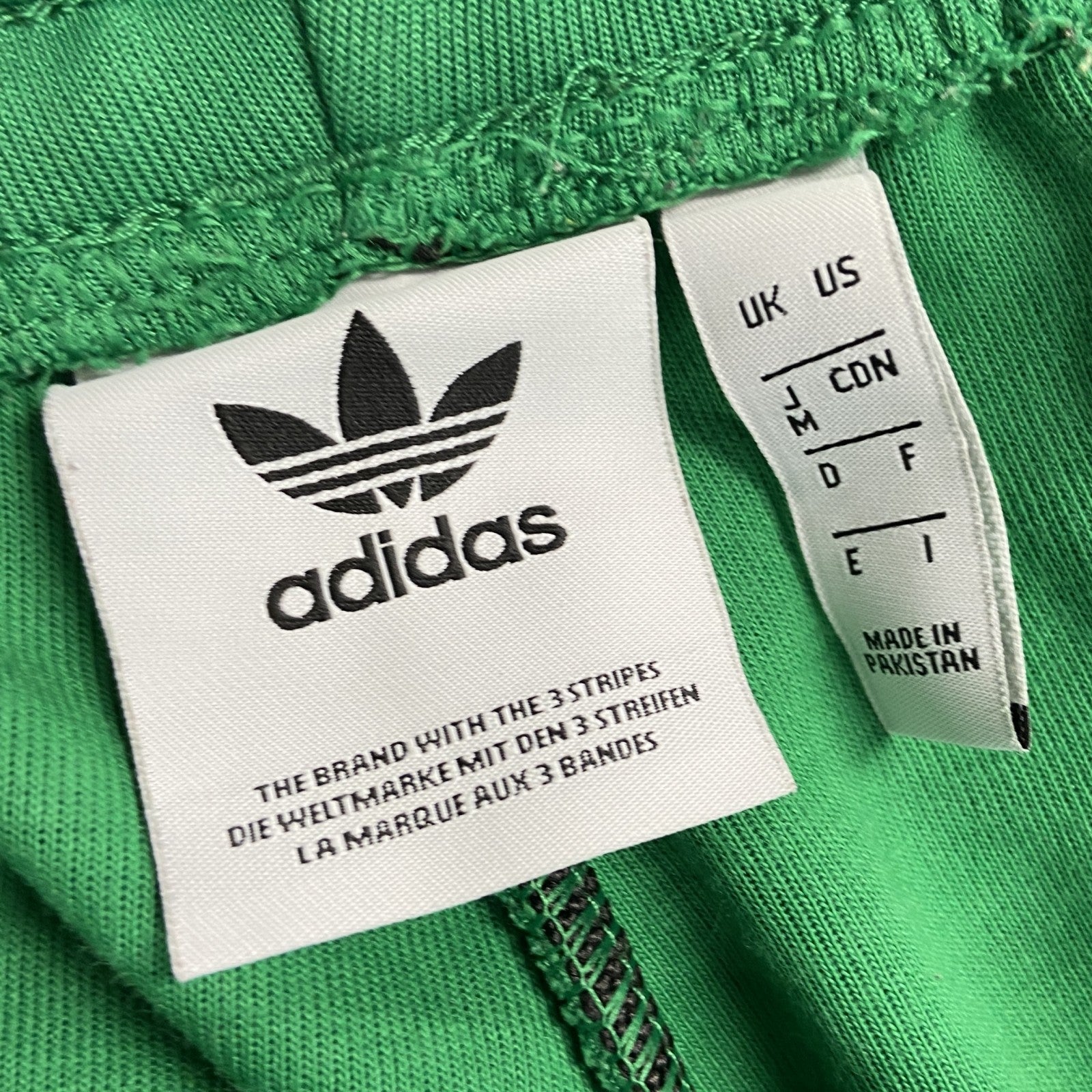 adidas　アディダス　スウェットパンツ　パフォーマンスロゴ　刺繍ロゴ　緑　グリーン　Mサイズ