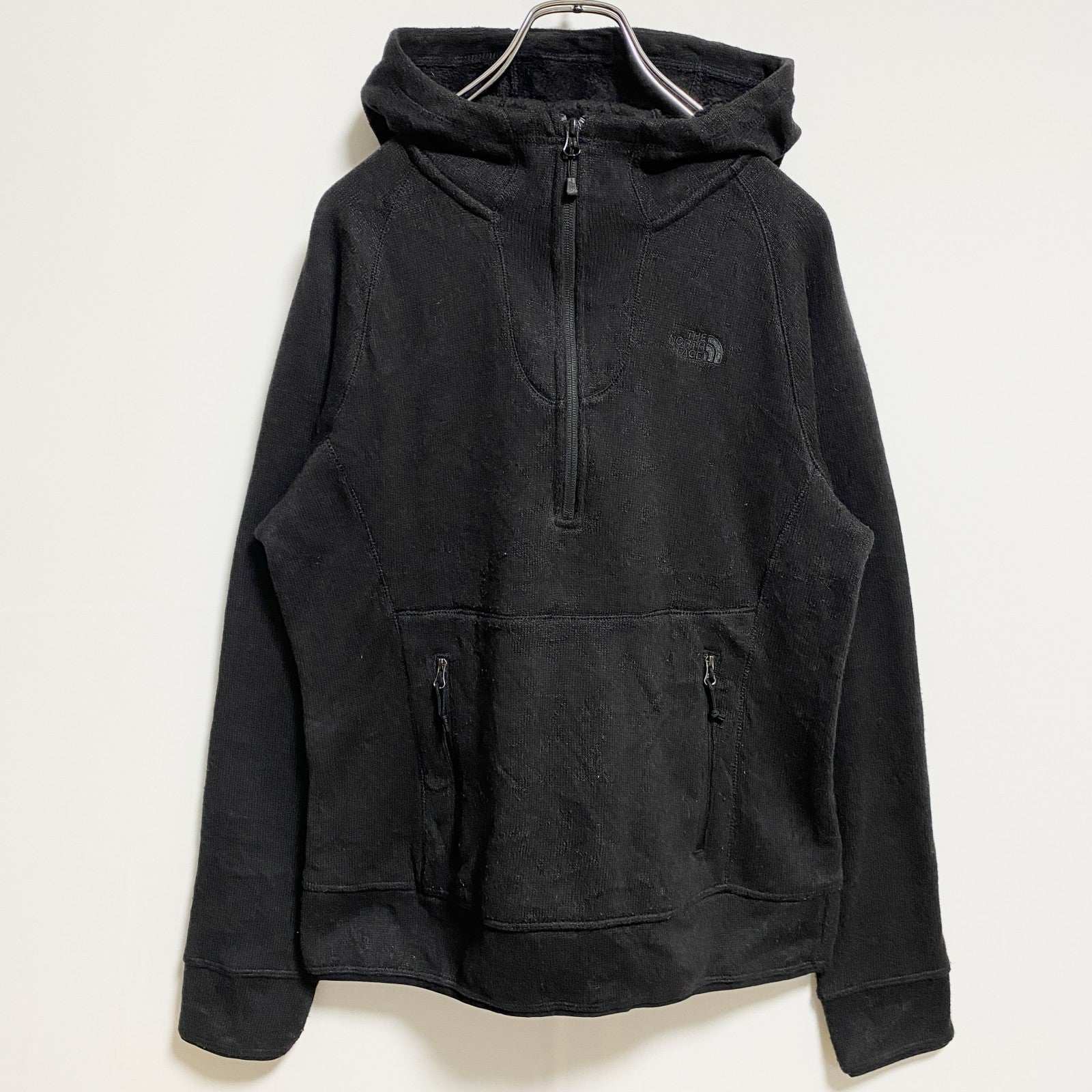 THE NORTH FACE　ノースフェイス　ハーフジップパーカー　プルオーバー　ワンポイント刺繡　黒　Mサイズ