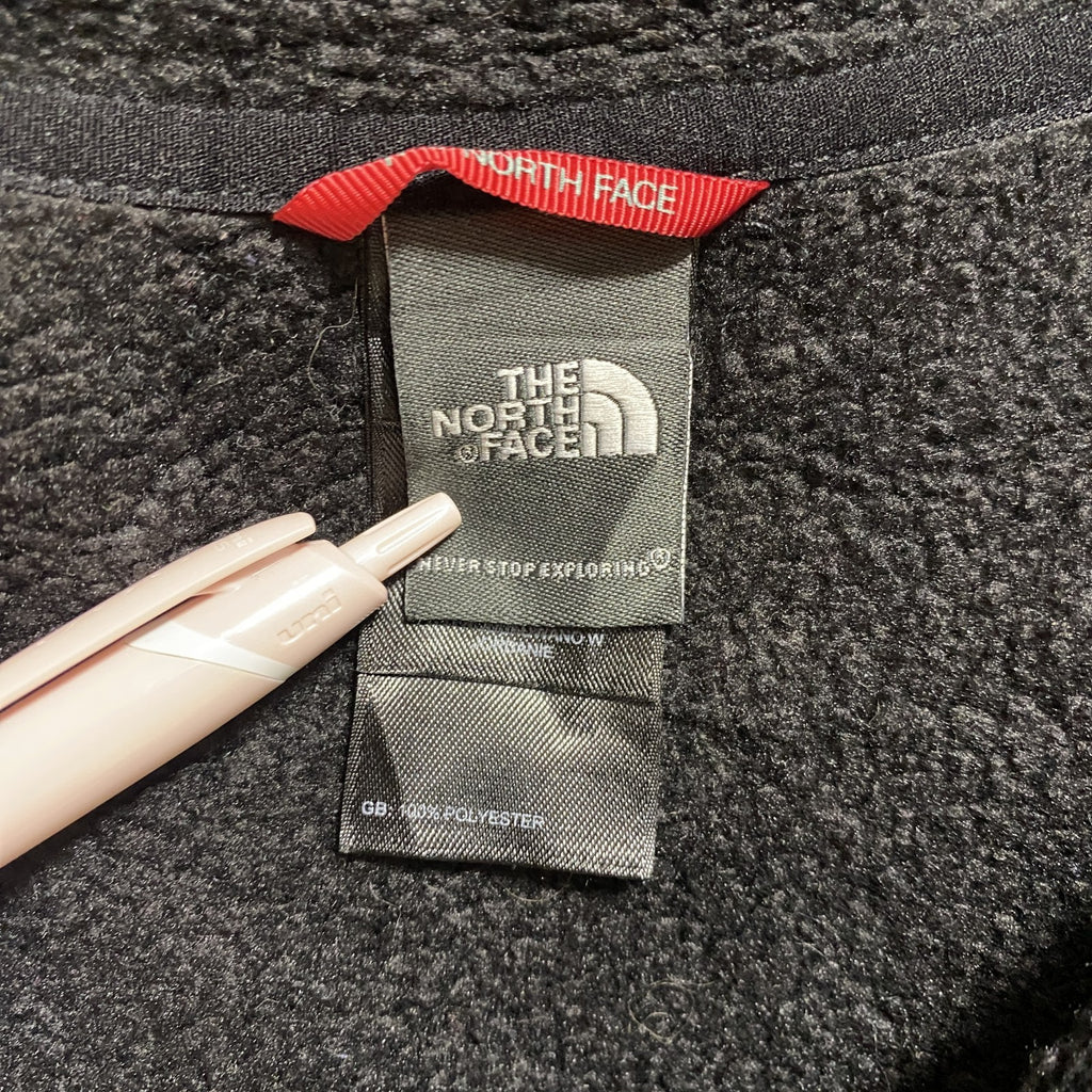 THE NORTH FACE　ノースフェイス　ハーフジップパーカー　プルオーバー　ワンポイント刺繡　黒　Mサイズ