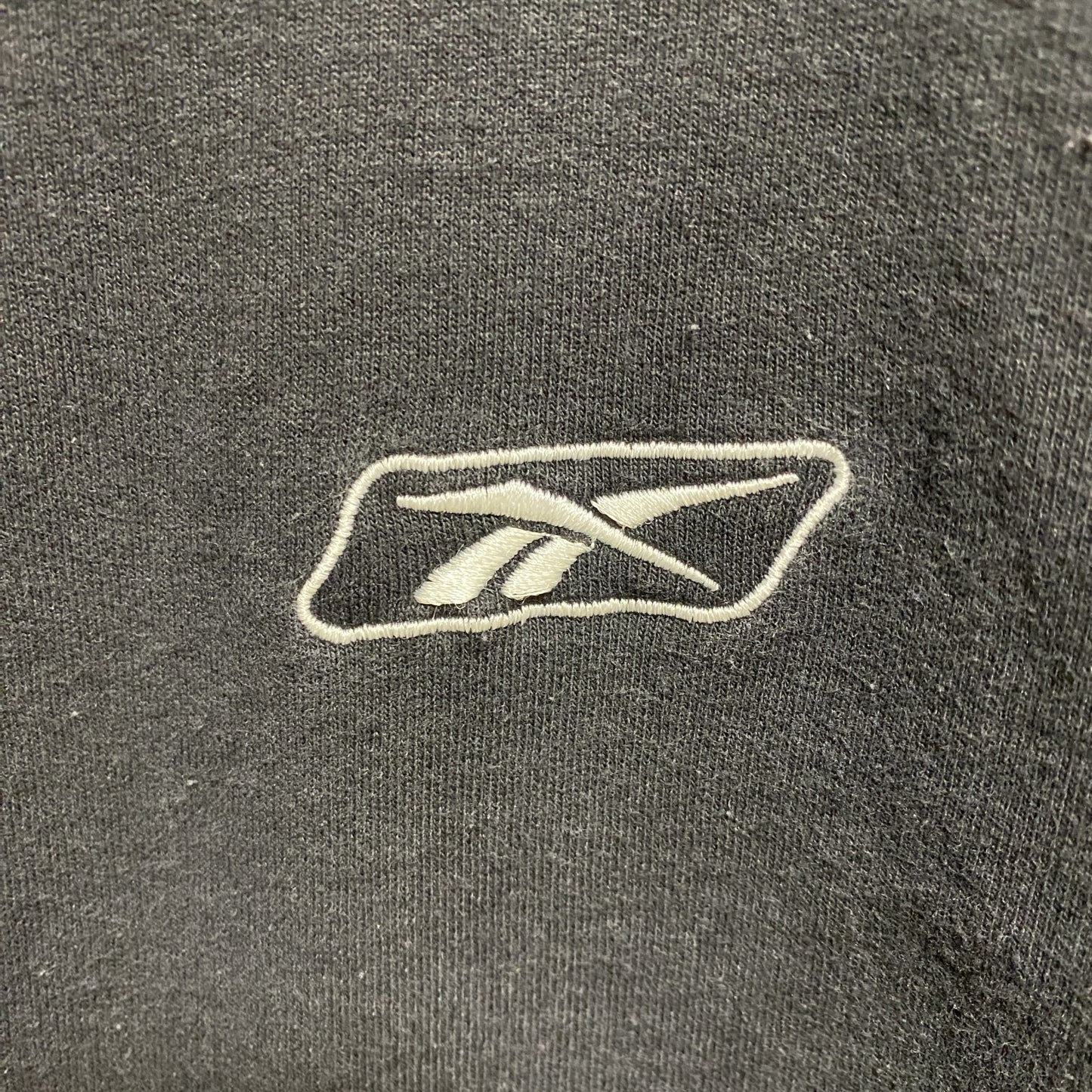 古着 used　Reebok　リーボック　長袖クルーネックスウェット　トレーナー　ワンポイント刺　黒　ブラック　秋冬服　Lサイズ