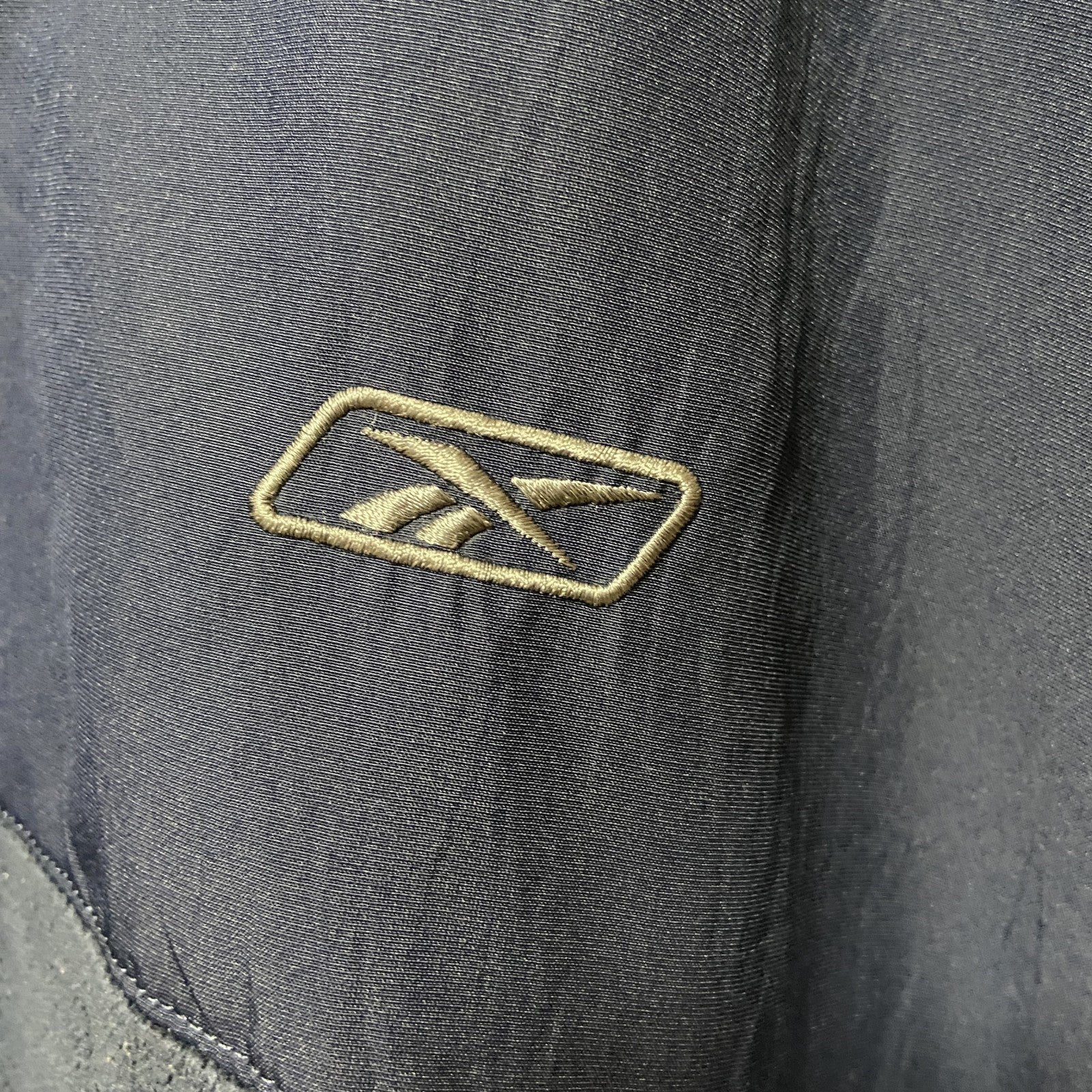 古着 used　Reebok リーボック　長袖ハーフジップフリースジャケット　紺　ネイビー　ワンポイント刺繡ロゴ　XLサイズ
